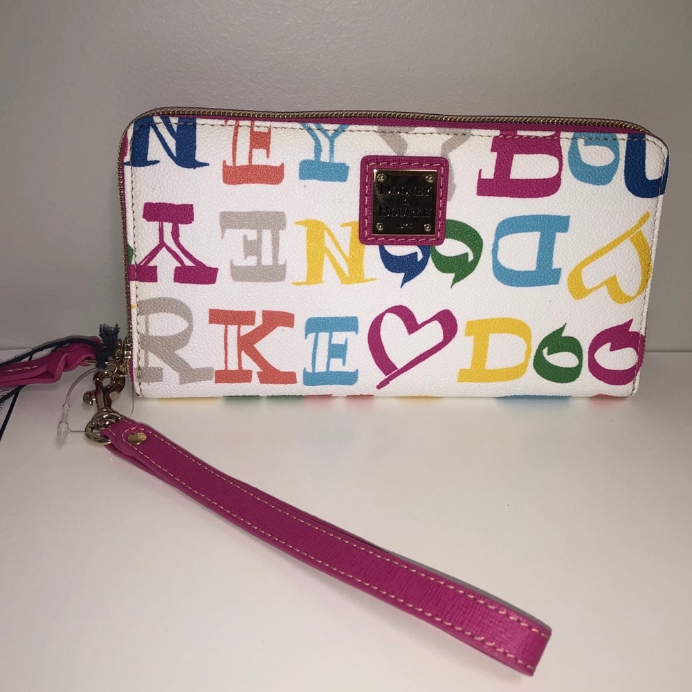 Dooney & Bourke clutch